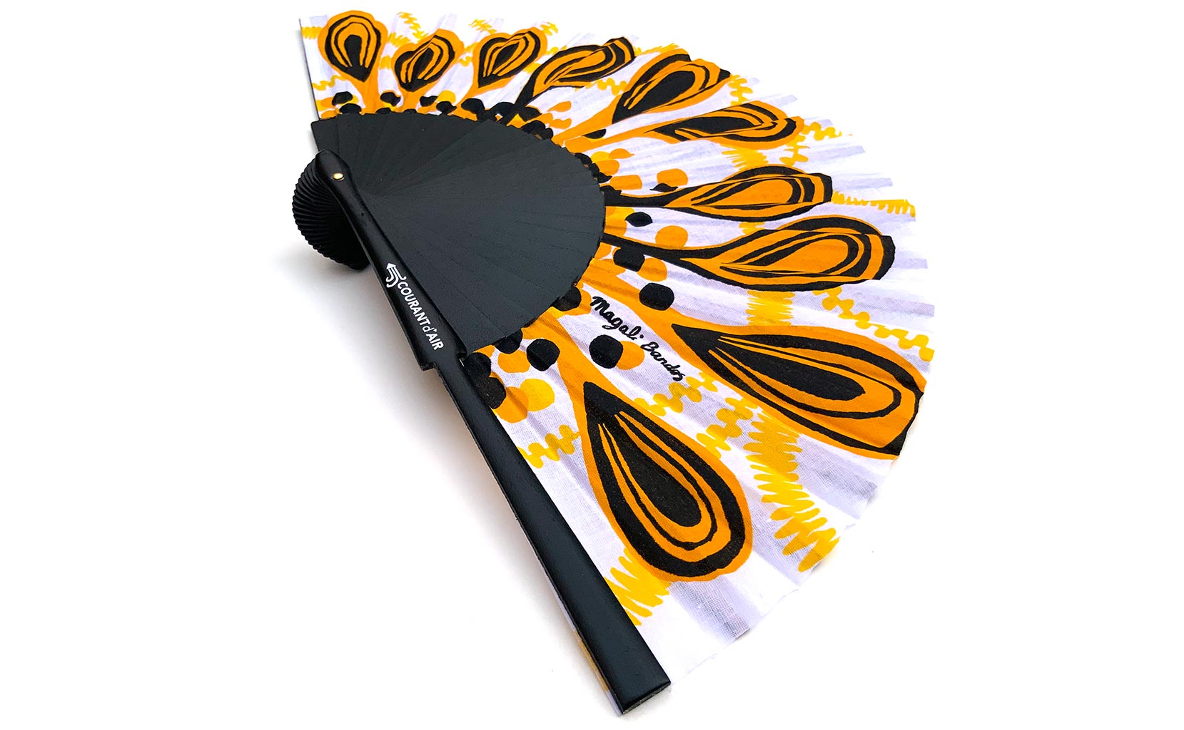 © courant d'air 04 © Magali Bardos éventail handfan motif pattern sérigraphie sur tissus silkscreen noir jaune paon